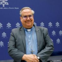 El Card. Rossi anticip� su participaci�n en el consistorio extraordinario