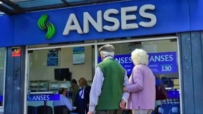 Duro golpe a las jubilaciones ANSES: Milei decidi� recortar 25% a todos los haberes