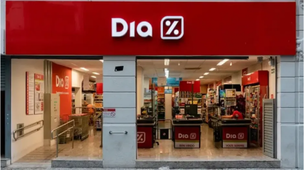 Un supermercado ofrece $407 mil por 12 horas diarias y desata una pol�mica por salarios bajos