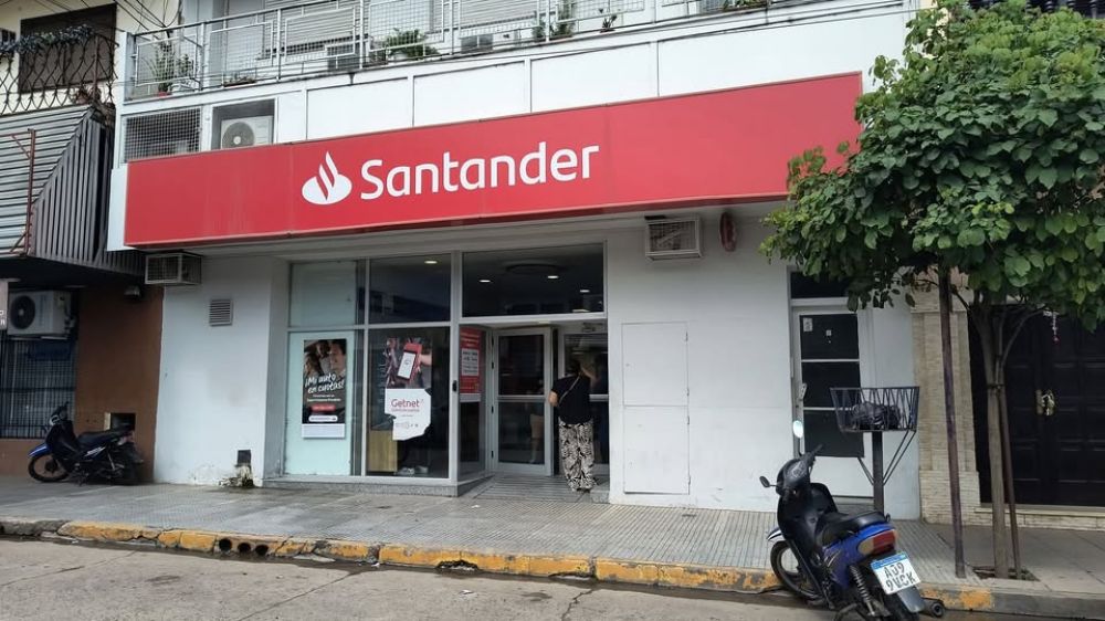 Preocupaci�n entre bancarios salte�os por el cierre de la sucursal del Santander en Tartagal: �No es v�lido decir que la tecnolog�a reemplaza a la atenci�n presencial. Esto es un recorte�