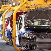 Industria automotriz en alerta por el desplome del 30% en la producci�n y ca�da de las exportaciones 