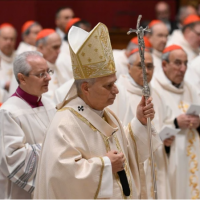 El Papa a los cardenales: �No estamos aqu� para promover agendas personales o grupales�