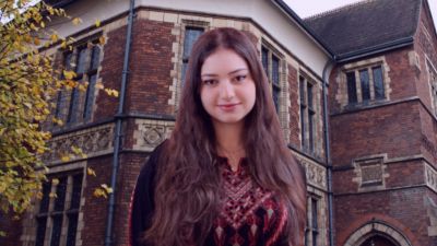 Por primera vez, una estudiante palestino-argelina asume la presidencia de la Oxford Uni�n en Inglaterra