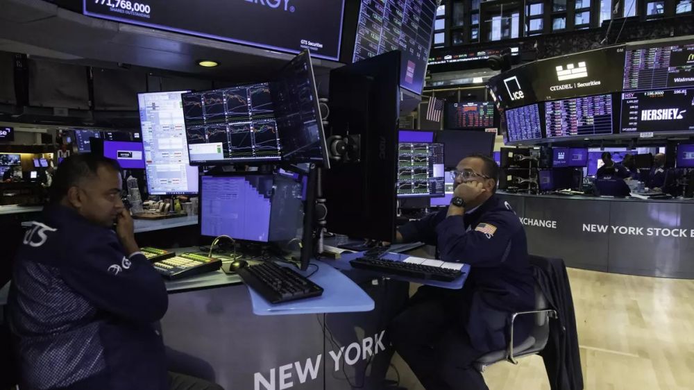 Las acciones argentinas cerraron en baja y el mercado ignor� el REPO anunciado por Luis Caputo