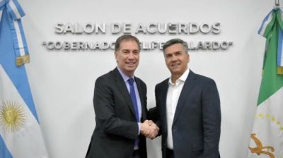 Mientras Santilli busca el apoyo en las provincias para la reforma laboral, el Gobierno alista a la mesa chica para armar su estrategia en el Congreso