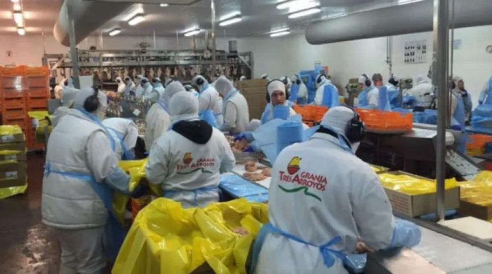 Denuncian que en Granja Tres Arroyos peligran 700 empleos y que ya cobran quincenas, aguinaldos y vacaciones �en cuotas�
