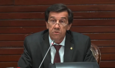 En Jujuy, gremios municipales apuntan contra el gobernador Sadir por el despido de una treintena de empleados y aseguran que �los echan para poner a su gente�