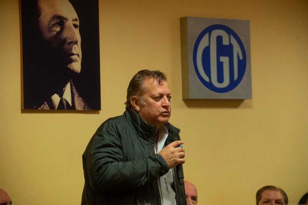 Pablo Bir�: �El peronismo es funcional y cipayo por entregador de la soberan�a de los cielos�