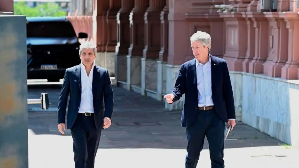 La estrategia de tasas altas y d�lar quieto de Luis Caputo enfrenta un riesgo clave antes de llegar a abril