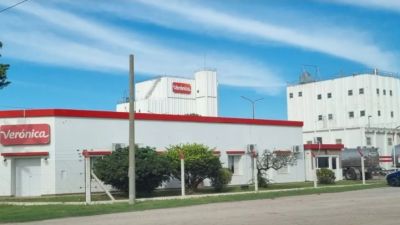 L�cteos Ver�nica paraliz� por completo sus tres plantas y hay 700 puestos de trabajo en peligro