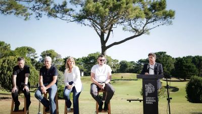 Kicillof lanza su nuevo tiempo: cumbre pol�tica en Villa Gesell y armado nacional rumbo a 2027