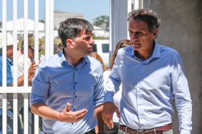 Katopodis visit� la obra reactivada del nuevo CDI de Castelli