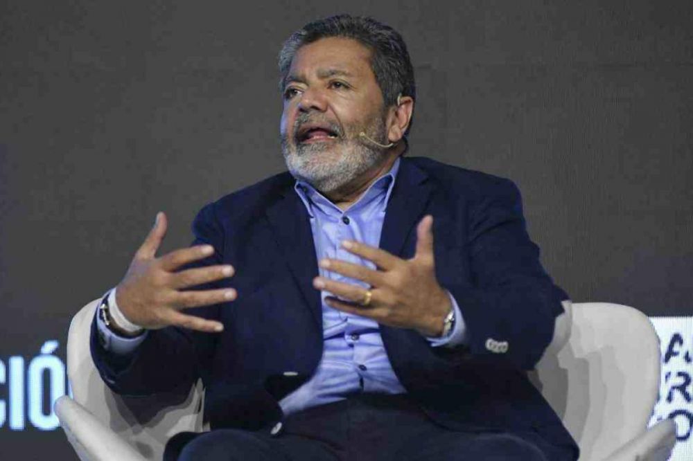 La UOCRA cerr� aumentos moderados y se aline� al techo salarial que impulsa el Gobierno