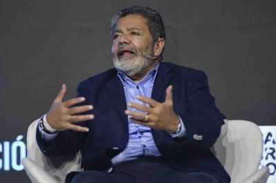 La UOCRA cerr� aumentos moderados y se aline� al techo salarial que impulsa el Gobierno