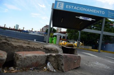 Higiene urbana. Terminal de C�rdoba: basura y deterioro en todo el entorno