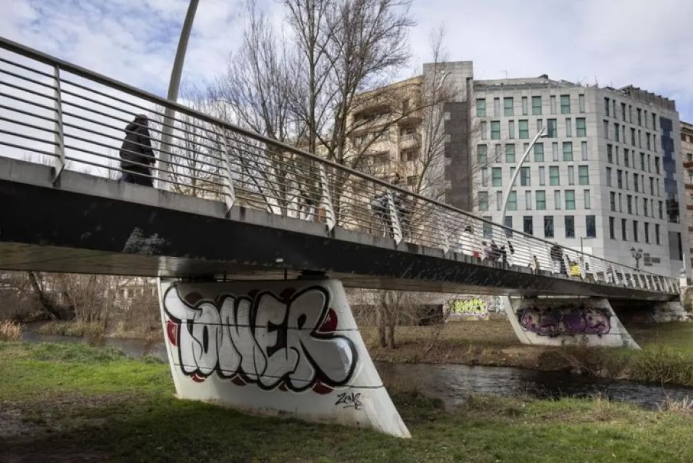 Campa�a de limpieza de grafitis en puentes y pasarelas