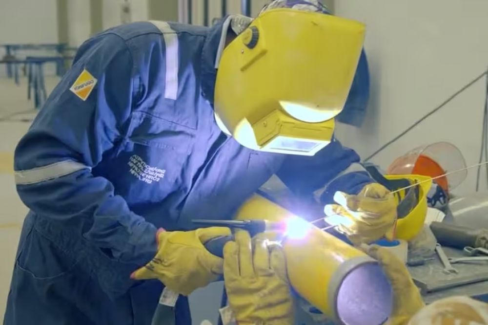 Un laberinto impositivo: pese a las promesas, las pymes a�n pagan 37 tributos y s�lo les quitaron el impuesto PAIS