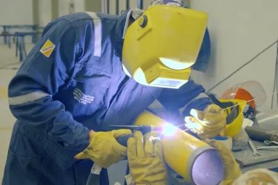 Un laberinto impositivo: pese a las promesas, las pymes a�n pagan 37 tributos y s�lo les quitaron el impuesto PAIS