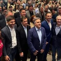 Respaldos, cartas tapadas y oposici�n frontal: el juego de los gobernadores frente a la reforma laboral