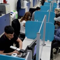 El gobierno oficializ� el aumento del 2% estatales m�s el bono de $50.000 firmado en diciembre