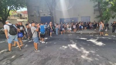 M�s de 140 despidos, pagos fraccionados y protesta en la planta de lencer�a Cocot