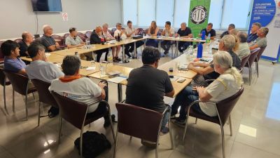 Sindicatos estatales hicieron punta de lanza, resolvieron un Paro General para el d�a que se trate la reforma laboral y eval�an anticipar medidas en las provincias