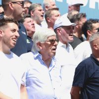 Camioneros: Hugo Moyano le apunt� al Gobierno por una �reforma laboral encubierta� en YPF y anunci� el estado de alerta