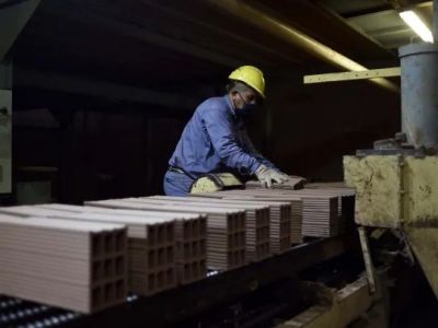 La actividad econ�mica volvi� a caer en diciembre, pero 2025 cerr� con una suba de 4,7%