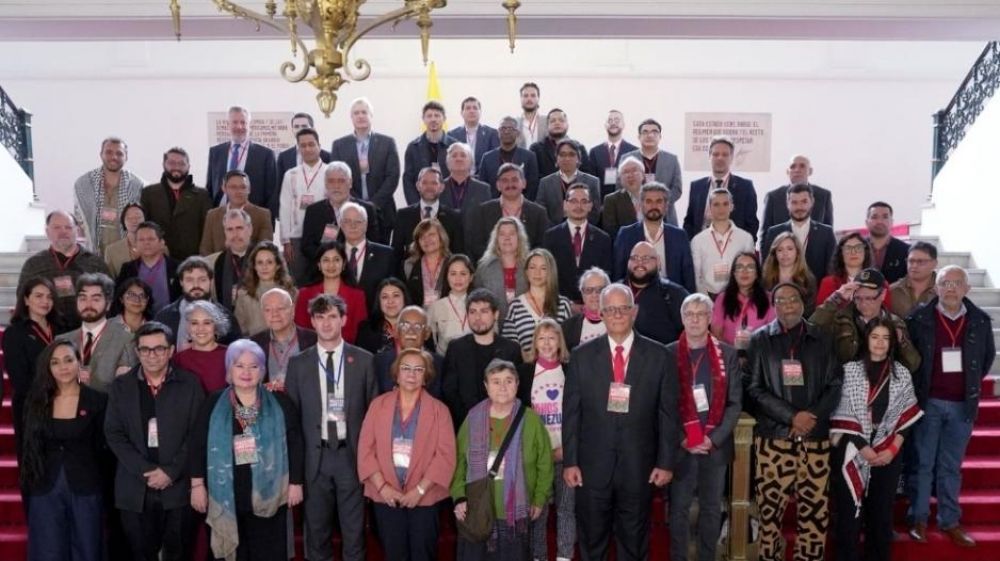 La CTA particip� de una cumbre internacional que denunci� el avance de Estados Unidos y llam� a la unidad de los pueblos