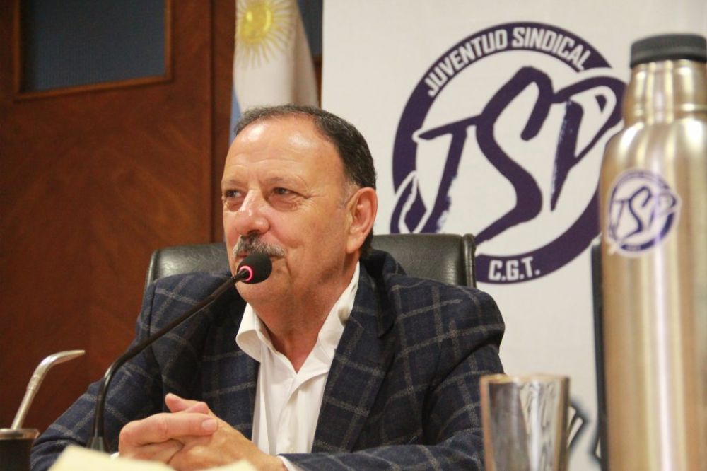 Ricardo Quintela reuni� a sus senadores, cuestion� la reforma laboral y anticip� que La Rioja buscar� bloquearla