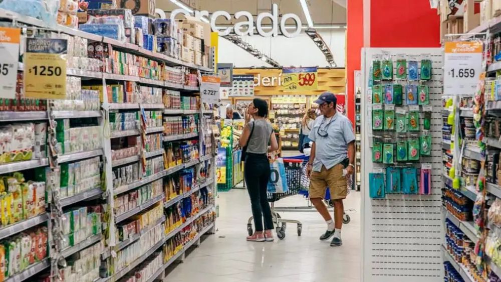 Alimentos y bebidas aumentaron por tercera semana consecutiva y empujan la inflaci�n al 2%