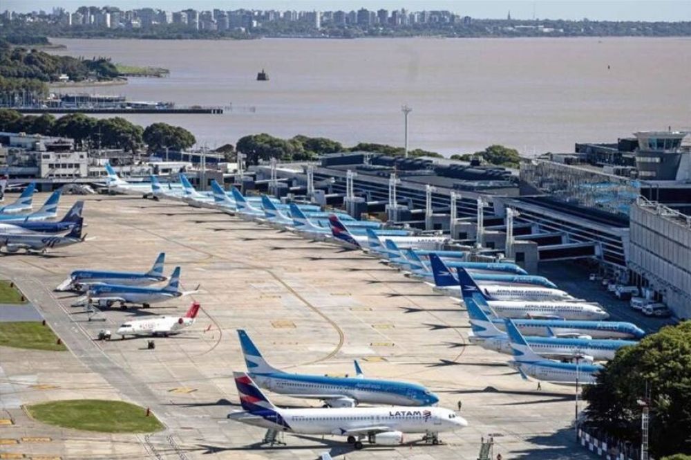 La ANAC garantiz� el pago de salarios y ATE pospone por 5 d�as el paro en los aeropuertos