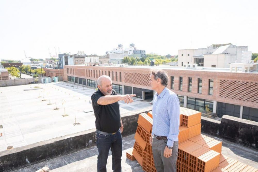 Katopodis y Secco recorrieron obras en Ensenada y firmaron convenios