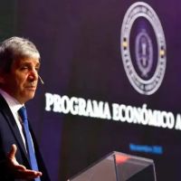 Entre la dependencia de Bessent y el espejo de Brasil, el Gobierno se juega en julio la credibilidad del plan financiero