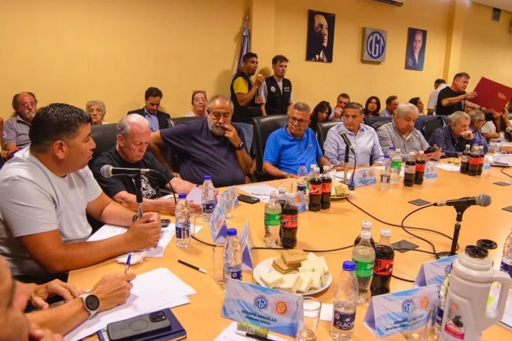 Reforma laboral: la CGT redujo su protesta como un gesto hacia las negociaciones con el Gobierno, pero el transporte har� un paro