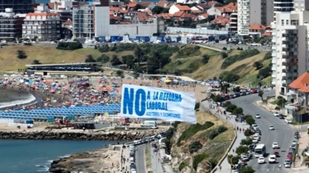 La campa�a contra la reforma laboral llega a la costa atl�ntica