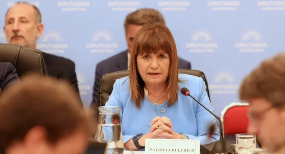 El Gobierno consensu� con los dialoguistas y confirm� que �se van a modificar alrededor de 30 art�culos� de la Reforma Laboral