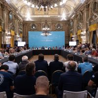 Con un extenso informe y el respaldo de c�maras empresarias y de gremios, Kicillof present� formalmente su rechazo a la Reforma Laboral