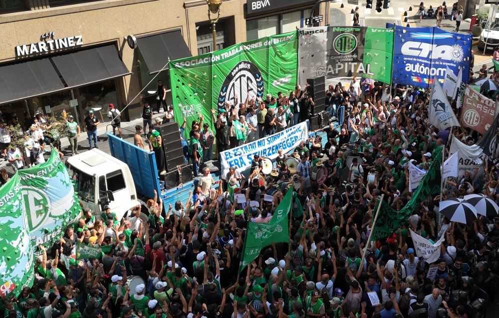 En un plenario de ATE, Aguiar llam� a todos los trabajadores a �parar igual� aunque la CGT no convoque �porque tienen cobertura legal�