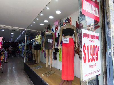 Once ofrece ropa desde $1.000 para competir con las prendas importadas