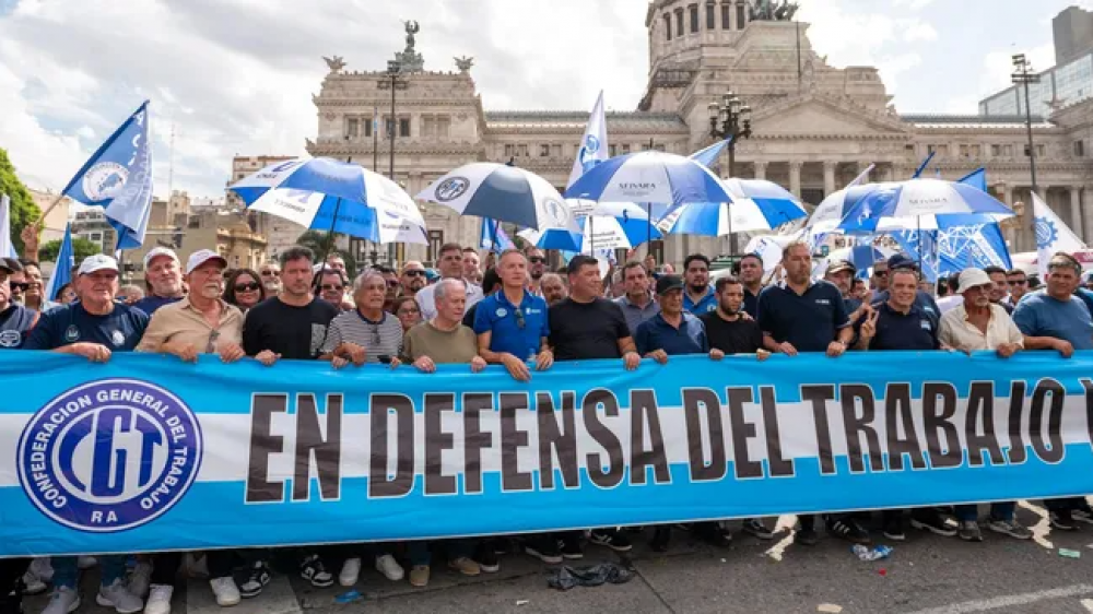 Otro gui�o a la CGT: el Gobierno mantendr� la obligatoriedad de la cuota sindical