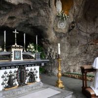 El Papa: Mar�a nos ense�a lo que son el sufrimiento y el amor