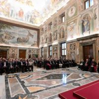 El Papa: La salud est� en peligro por la guerra, el atentado m�s absurdo contra la vida