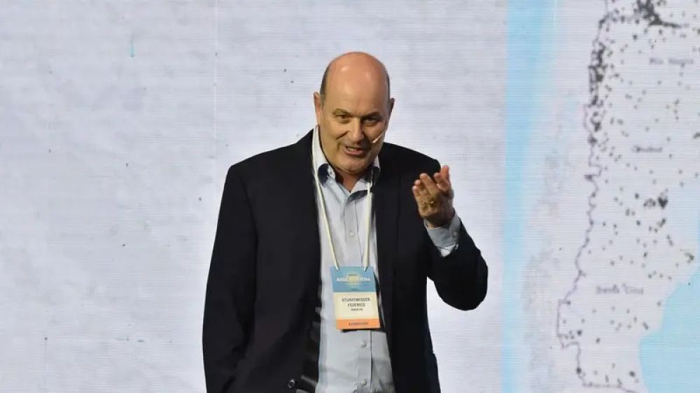 Revelan millonario contrato de Canciller�a con la esposa de Sturzenegger