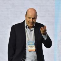 Revelan millonario contrato de Canciller�a con la esposa de Sturzenegger