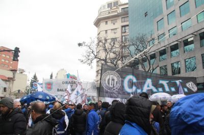 La CATT para el transporte en todo el pa�s: Confirm� su participaci�n en la medida fuerza de la CGT contra la reforma laboral del Gobierno