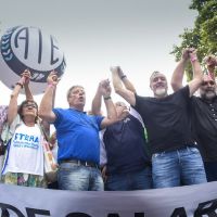 �Esto se resuelve con lucha, salgamos a pelear por nuestra dignidad�, pidi� Abel Furl�n