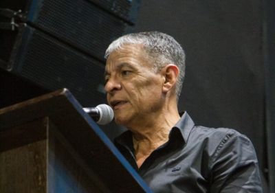 Arg�ello acus� a los gobernadores peronistas de �vender la dignidad del pueblo por una zanjacuneta y dos metros de asfalto�