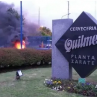 La planta de Corona en Z�rate reduce a la mitad su personal por la ca�da del consumo