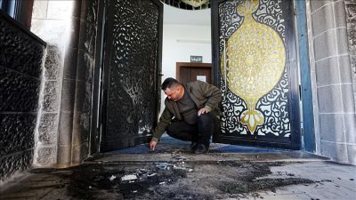 Colonos israel�es incendian una mezquita en Cisjordania